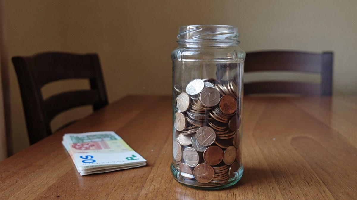 How to save on accommodation when working away from home - 10 proven tips